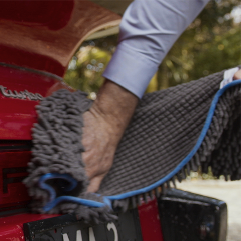 Mach 2 Speed Car Wash Towel – 7x the Size of a Mitt (60 x 30cm / 2 x 1ft)